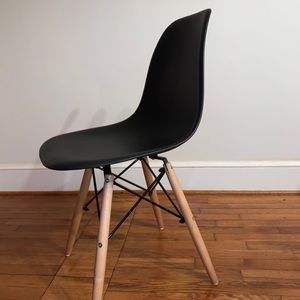Black Bucket Desk Chair